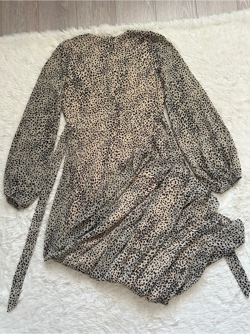 Baltic Born Dress Cha Cha Print Maxi Leopard Cheetah Long Sleeve V-neck Sz M - Picture 3 of 15